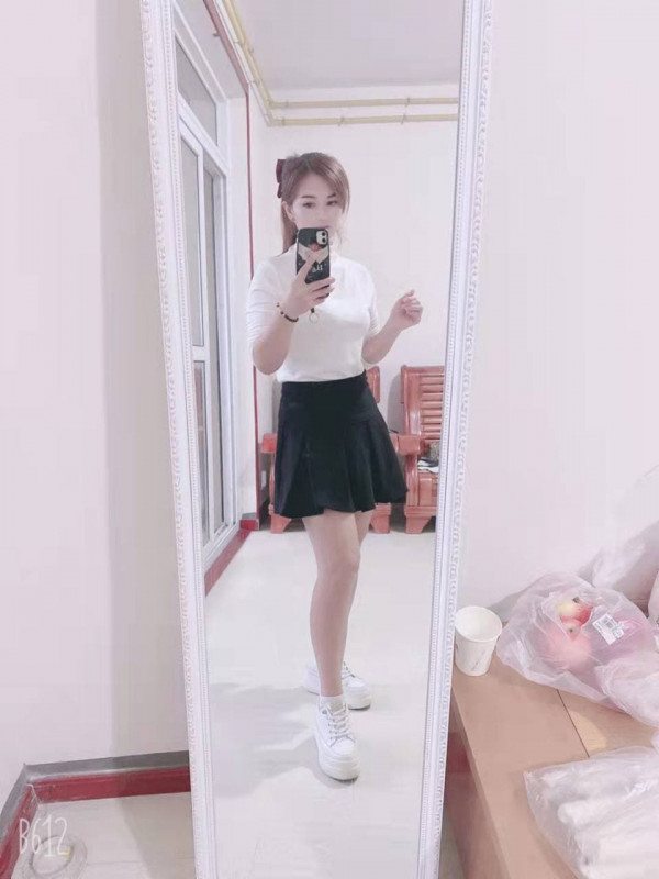 皮肤雪白御姐范甜甜